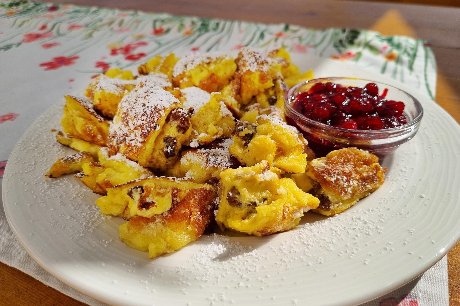 Kaiserschmarrn con marmellata di mirtilli rossi