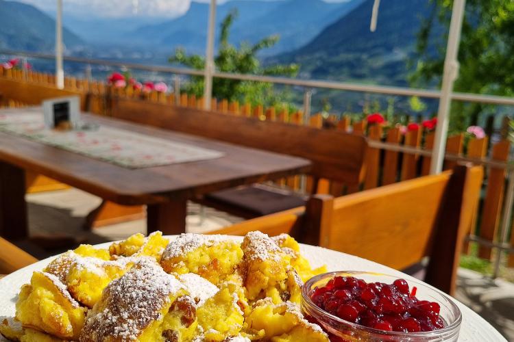 Kaiserschmarrn con marmellata di mirtilli rossi